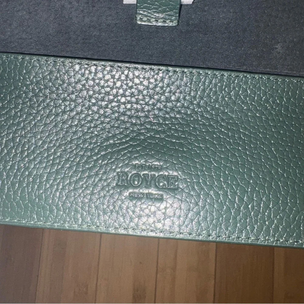 NEW ROYCE NEW YORK TECH CORD ORGANIZER ROLL Dark Green Genuine Leather